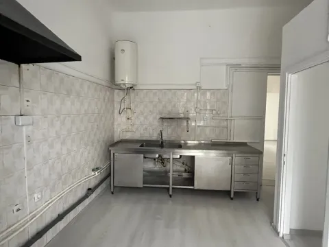 Izdavanje, poslovni prostor, 100m², Centar, Leskovac - image 15