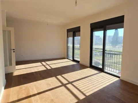 Prodaja, trosoban stan, 113m², Preko Morače, Podgorica - image 3