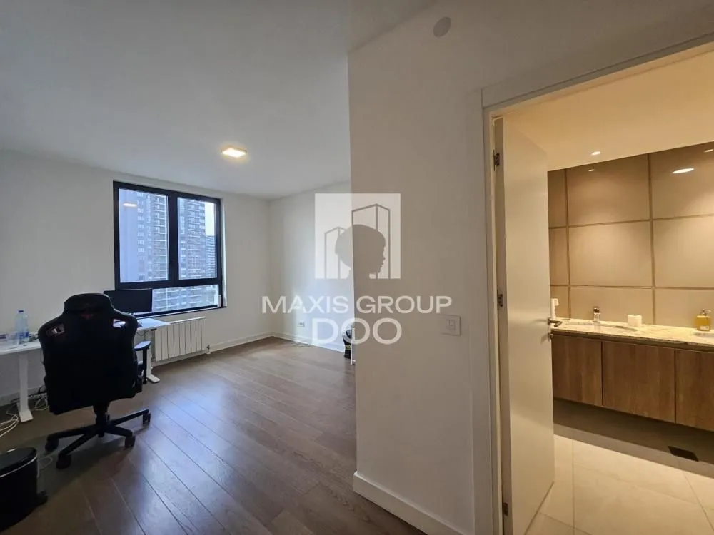 Izdavanje, četvorosoban stan, 116m², Savski Venac, Beograd