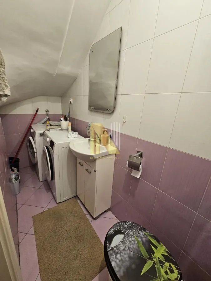 Prodaja, četvorosoban stan, 105m², Socijalno, Novi Sad Sve Podlokacije