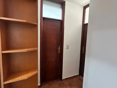 Izdavanje, trosoban stan, 120m², Pobrežje, Podgorica - image 13