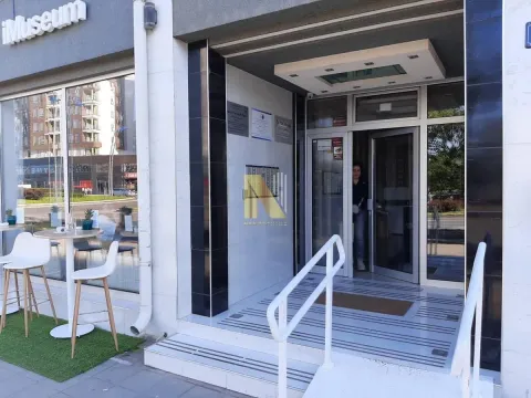 Izdavanje, jednosoban stan, 44m², Bulevar patrijarha Pavla, Novi Sad Sve Podlokacije - image 9