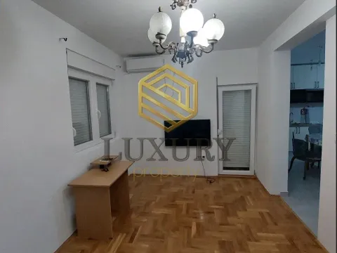 Rent, two bedroom apartment, 64m², 1 maj, Podgorica - image 5