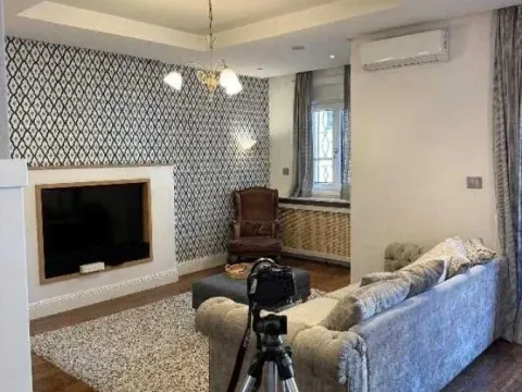 Sale, three bedroom apartment, 90m², Južni Bulevar, Vračar Sve Podlokacije - image 4