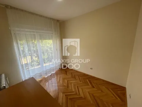 Izdavanje, četvorosoban stan, 75m², Savski Venac, Beograd - image 16