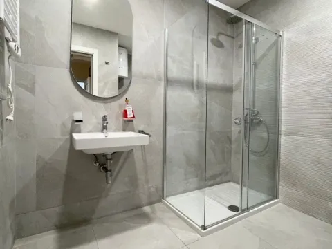 Izdavanje, dvosoban stan, 72m², Central Point, Podgorica - image 13