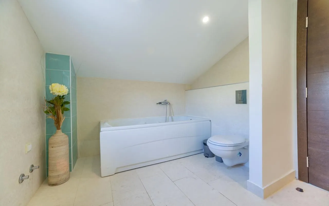 Prodaja, kuća, 350m², Stoliv, Kotor