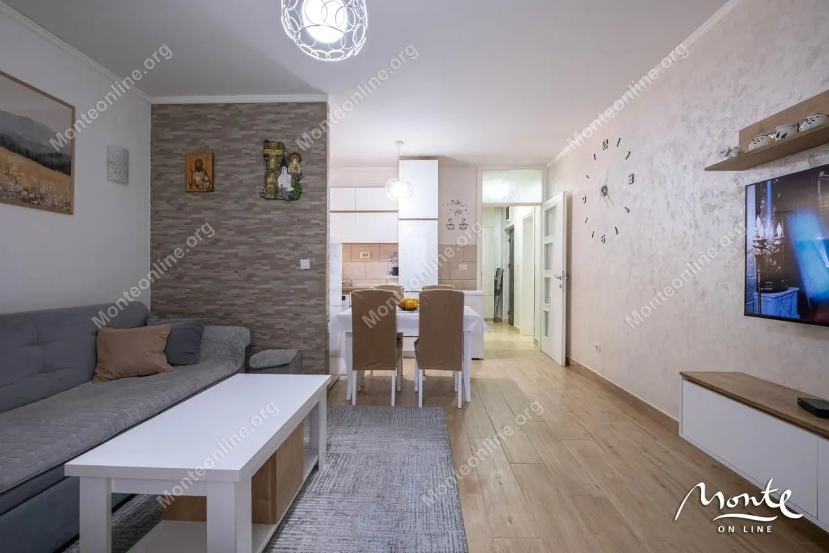 Prodaja, dvosoban stan, 48m², Dobrota, Kotor