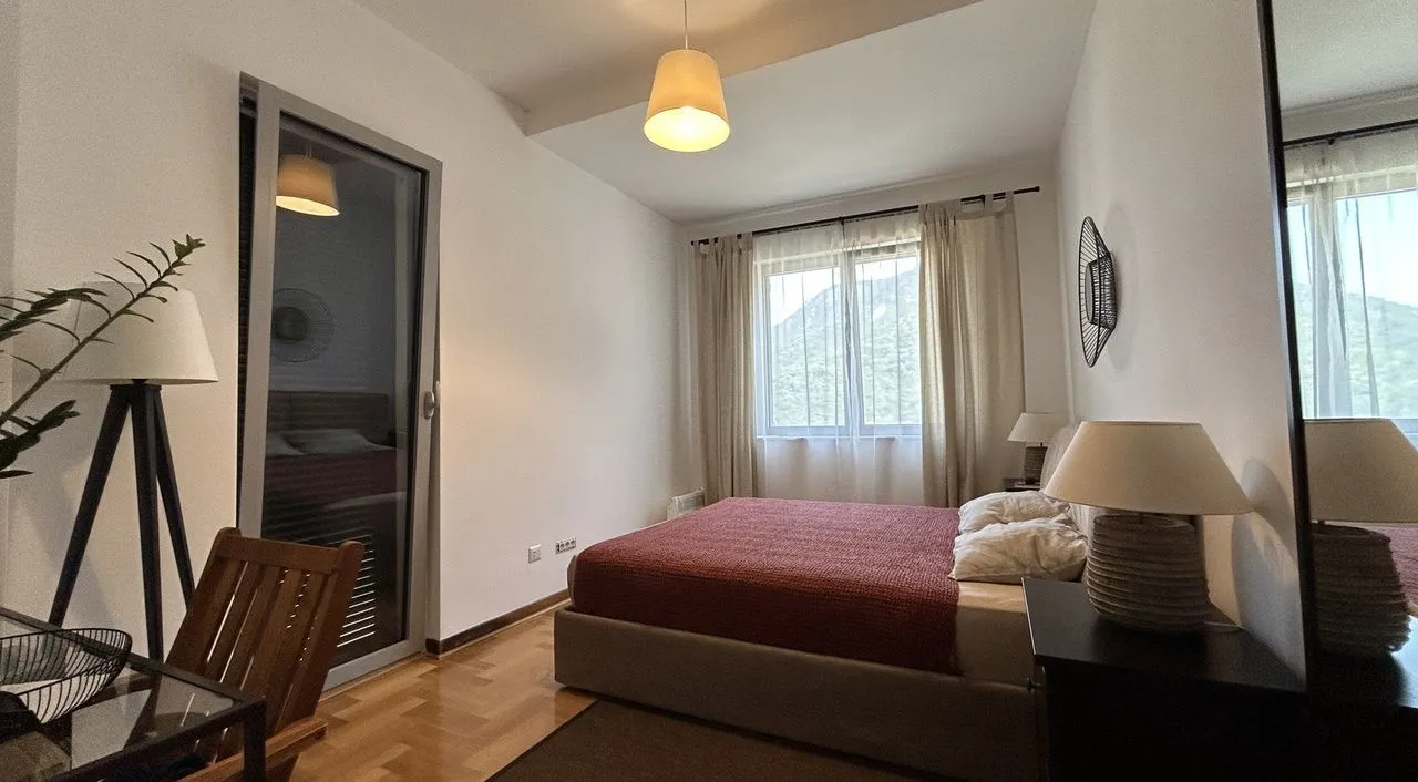 Prodaja, dvosoban stan, 92m², Morinj, Kotor