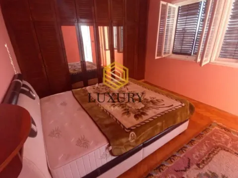 Izdavanje, trosoban stan, 850m², Nova Dalmatinska, Podgorica - image 4