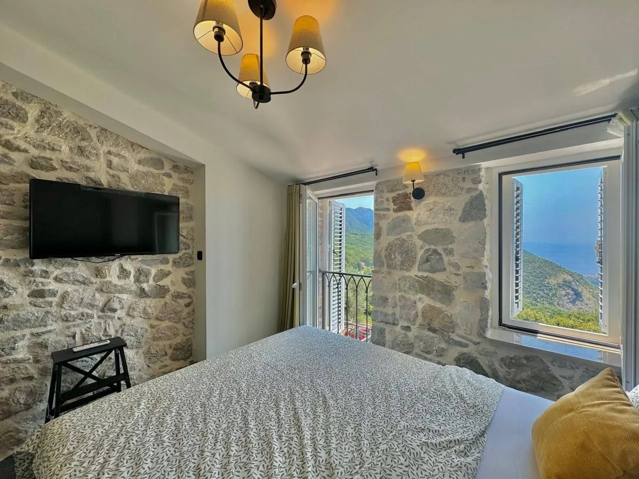 Rent, two bedroom apartment, 120m², Kamenovo, Budva