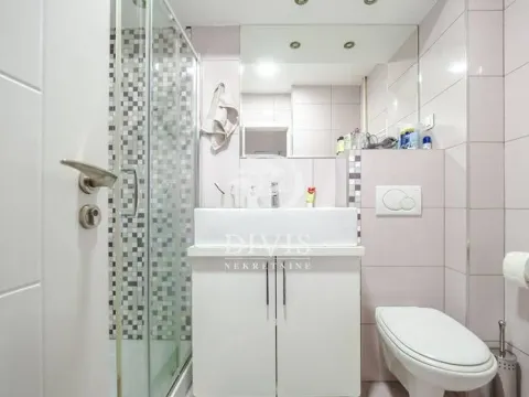 Sale, two bedroom apartment, 56m², Neimar, Vračar Sve Podlokacije - image 11