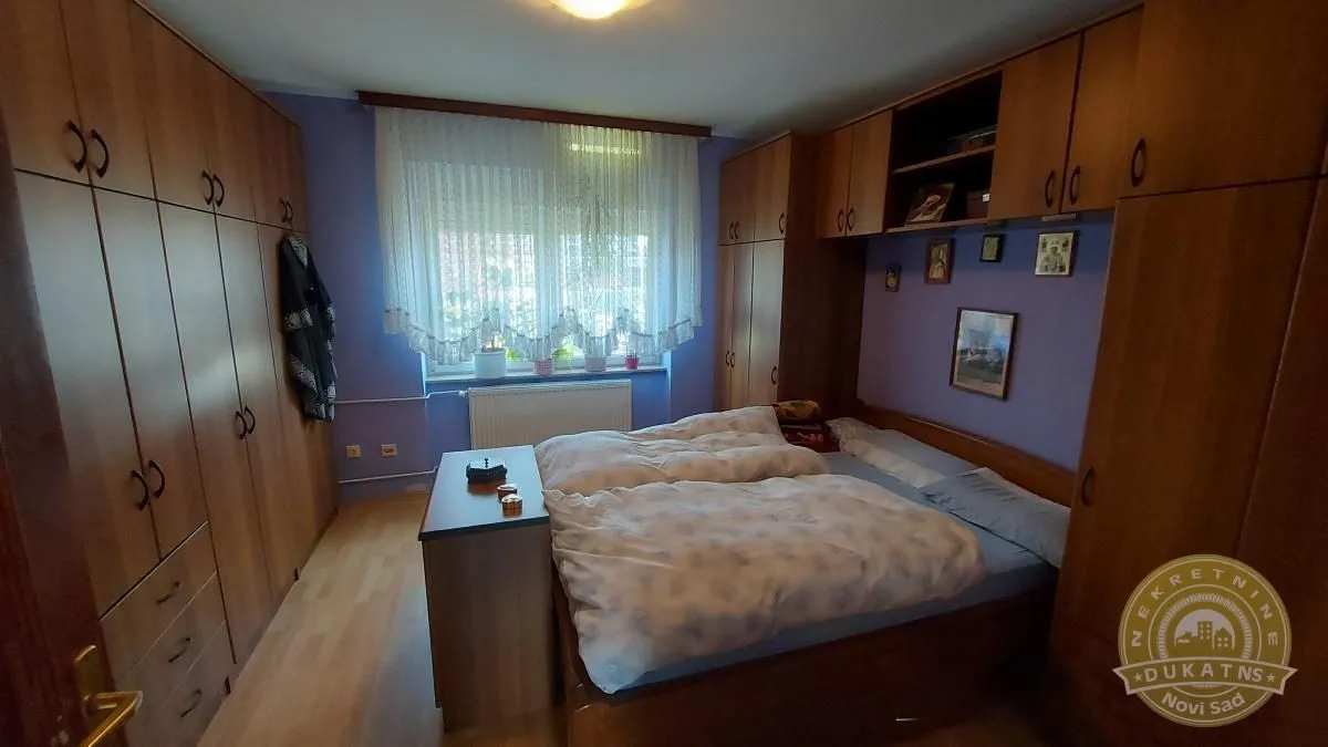 Prodaja, kuća, 340m², Veternik, Novi Sad Sve Podlokacije