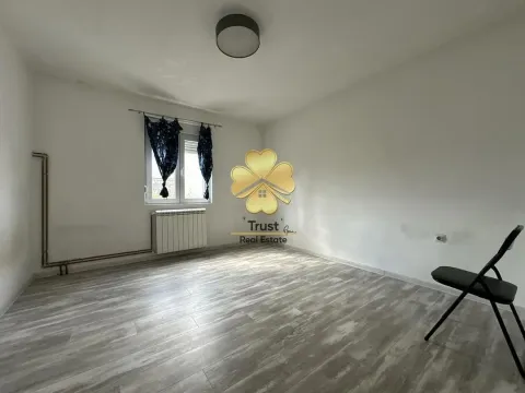 Izdavanje, kuća, 200m², Tološi, Podgorica - image 11