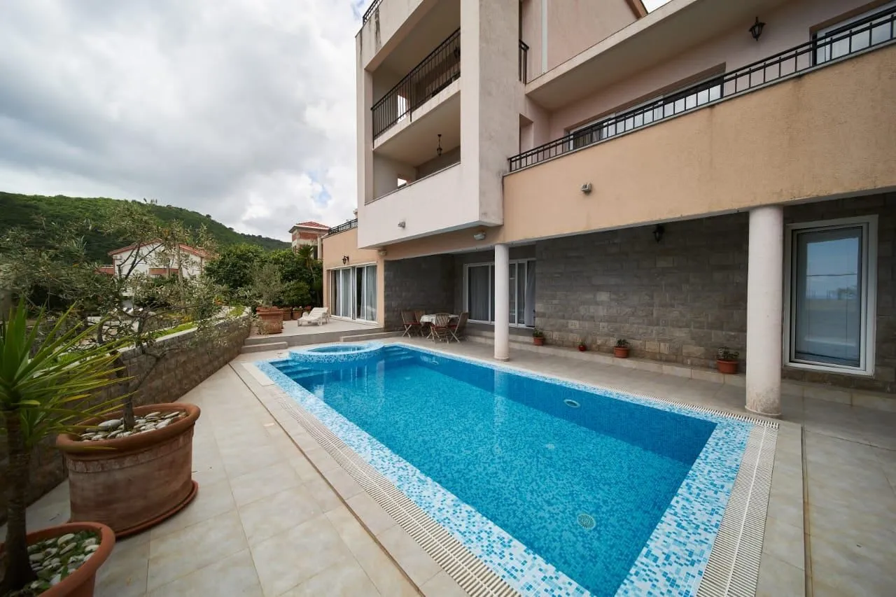 Prodaja, kuća, 495m², Bečići, Budva