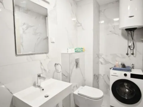 Izdavanje, dvosoban stan, 68m², Stara Varoš, Podgorica - image 10