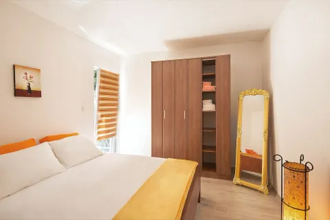 Rent, one bedroom apartment, 50m², Radanovići, Kotor - image 9