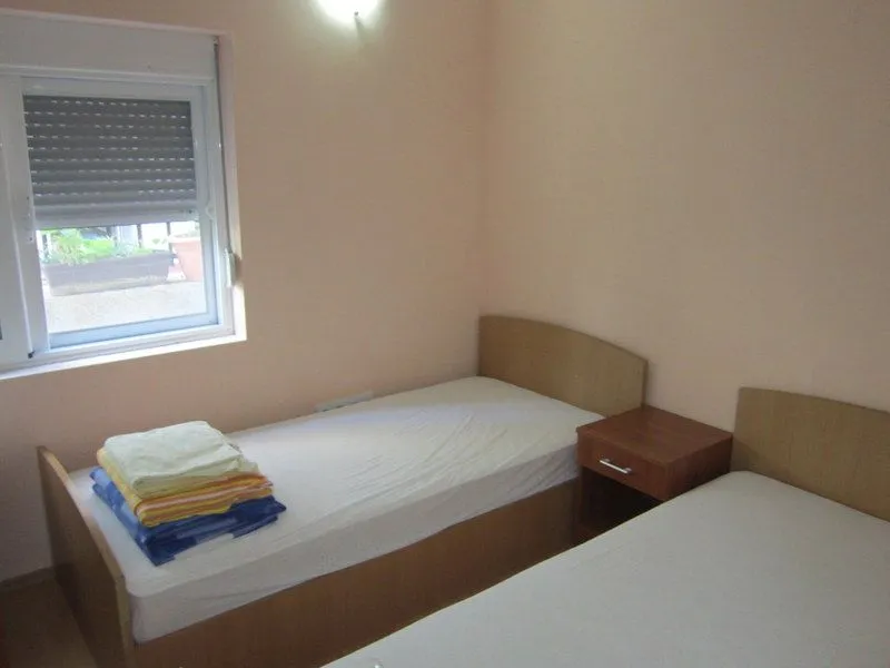 Prodaja, kuća, 200m², Utjeha, Bar