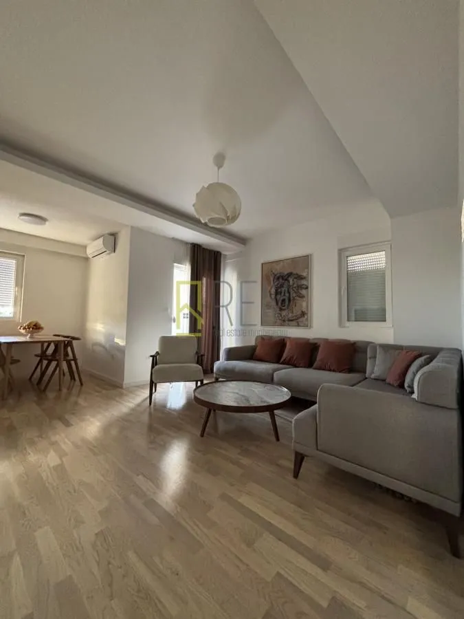 Prodaja, dvosoban stan, 67m², Centar, Podgorica