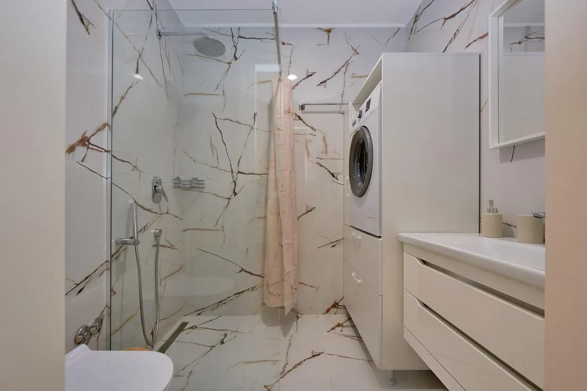 Rent, one bedroom apartment, 51m², Bečići, Budva