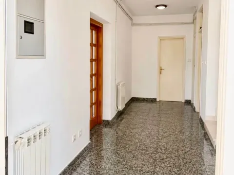 Rent, house, 223m², Zabjelo, Podgorica - image 10