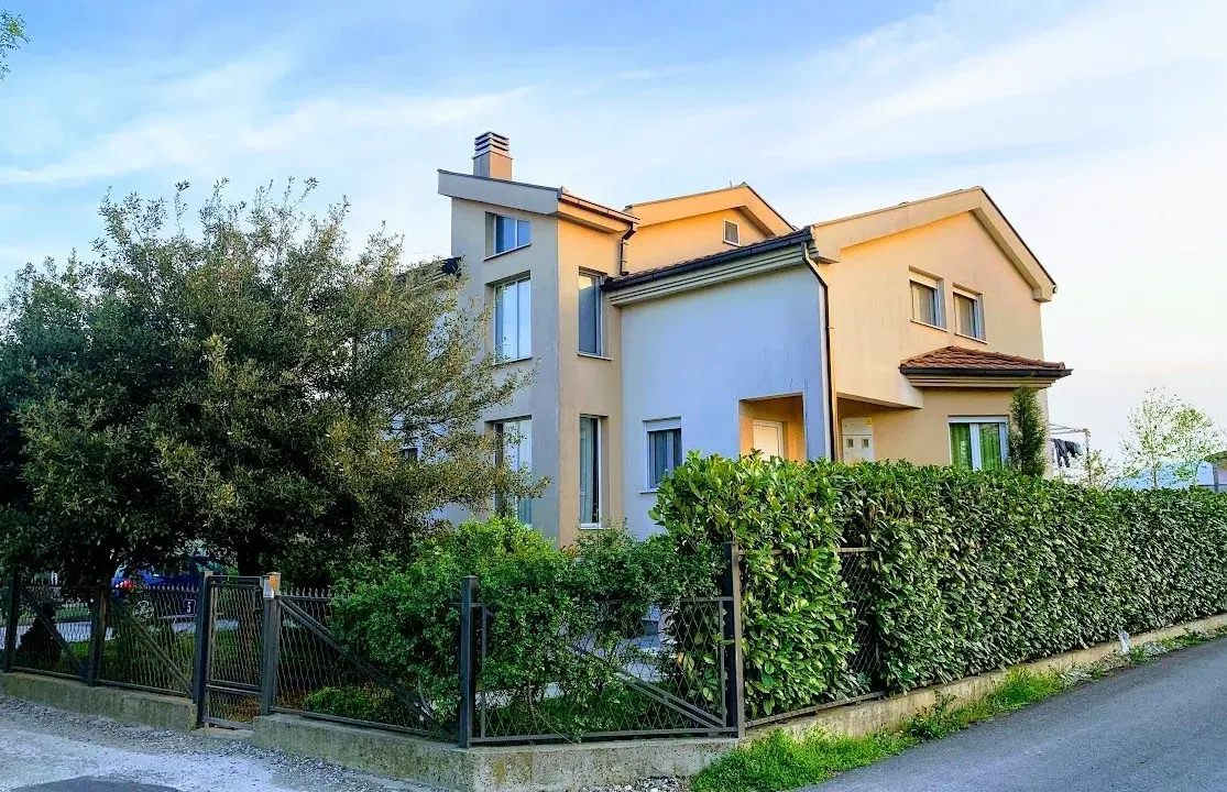 Rent, house, 240m², Donja Gorica, Podgorica