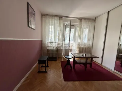 Izdavanje, trosoban stan, 80m², Kalenić Pijaca, Vračar Sve Podlokacije - image 14