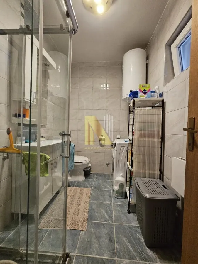 Prodaja, kuća, 200m², Futog, Novi Sad Sve Podlokacije