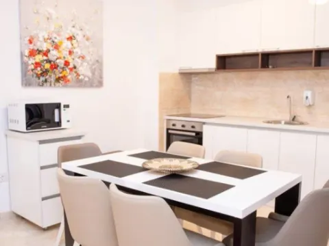 Prodaja, dvosoban stan, 89m², Bečići, Budva