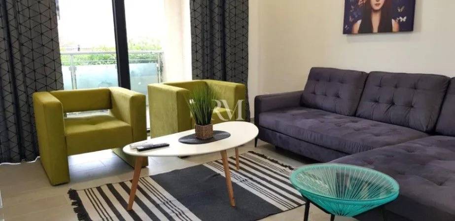 Izdavanje, jednosoban stan, 57m², Bečići, Budva