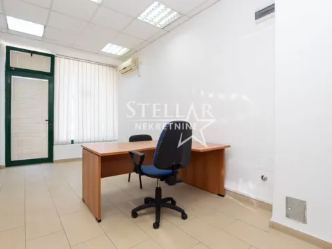Rent, office space, 18m², Vezirov Most, Podgorica - image 4