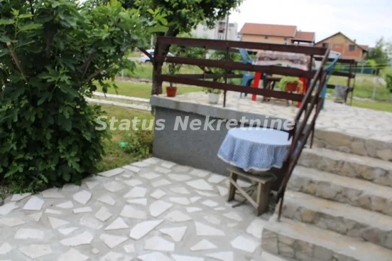 Prodaja, kuća, 242m², Novo naselje, Novi Sad