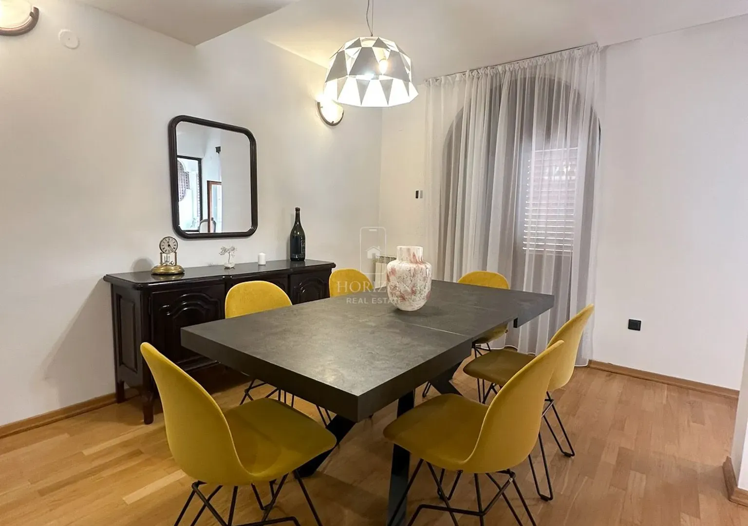 Rent, house, 300m², Gorica C, Podgorica