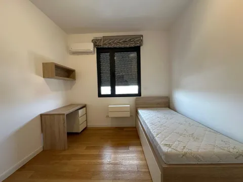 Rent, three bedroom apartment, 95m², City Kvart, Podgorica - image 11