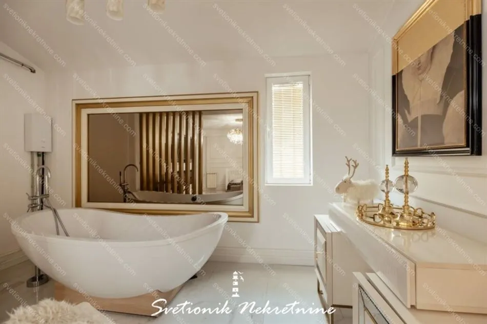 Prodaja, dvosoban stan, 180m², Savina, Herceg Novi