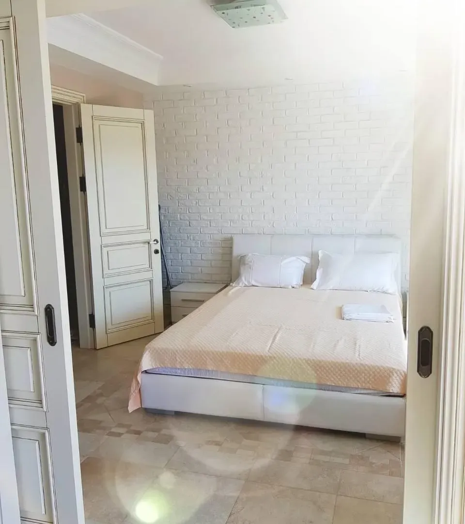 Sale, three bedroom apartment, 170m², Bečići, Budva