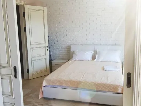 Sale, three bedroom apartment, 170m², Bečići, Budva - image 2