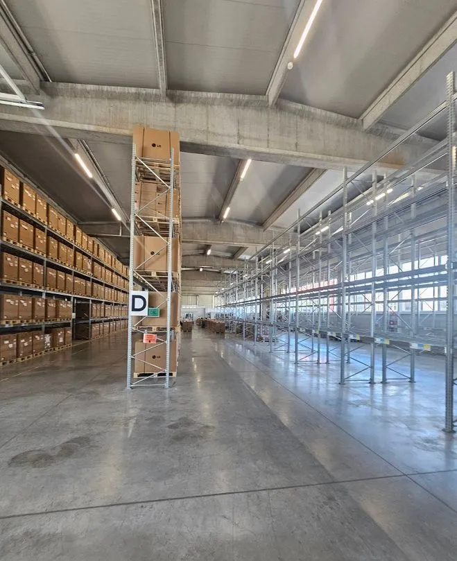 Rent, office space, 2150m², Krnješevci, Stara Pazova