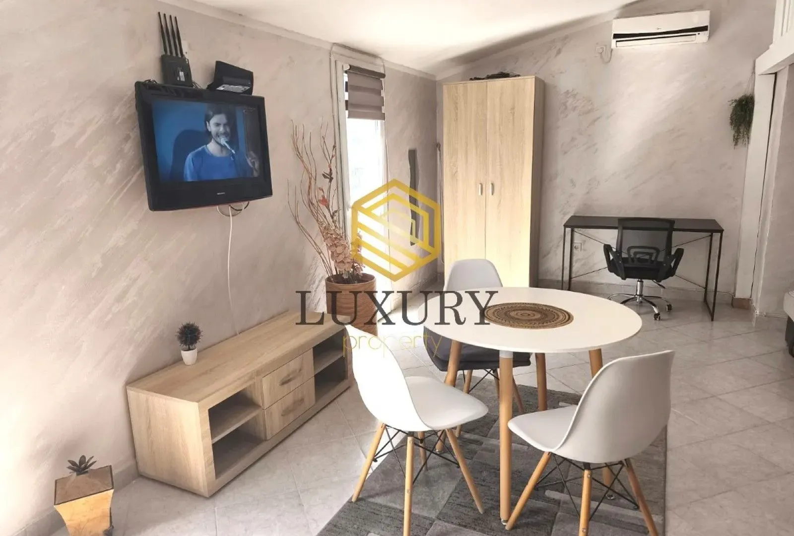 Rent, studio apartment, 40m², Stari Aerodrom, Podgorica