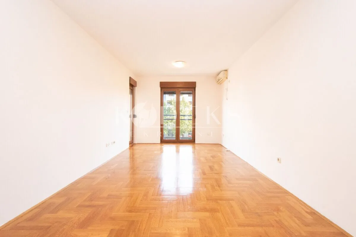 Izdavanje, dvosoban stan, 66m², Stari Aerodrom, Podgorica