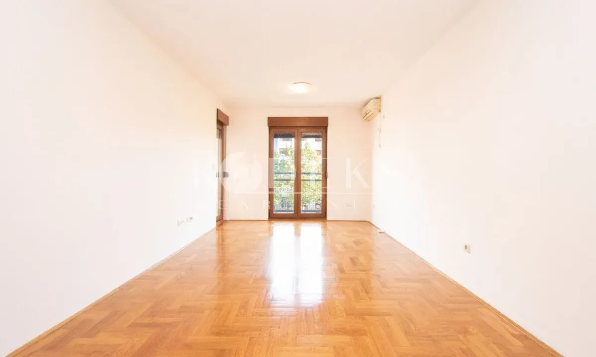 Izdavanje, dvosoban stan, 66m², Stari Aerodrom, Podgorica