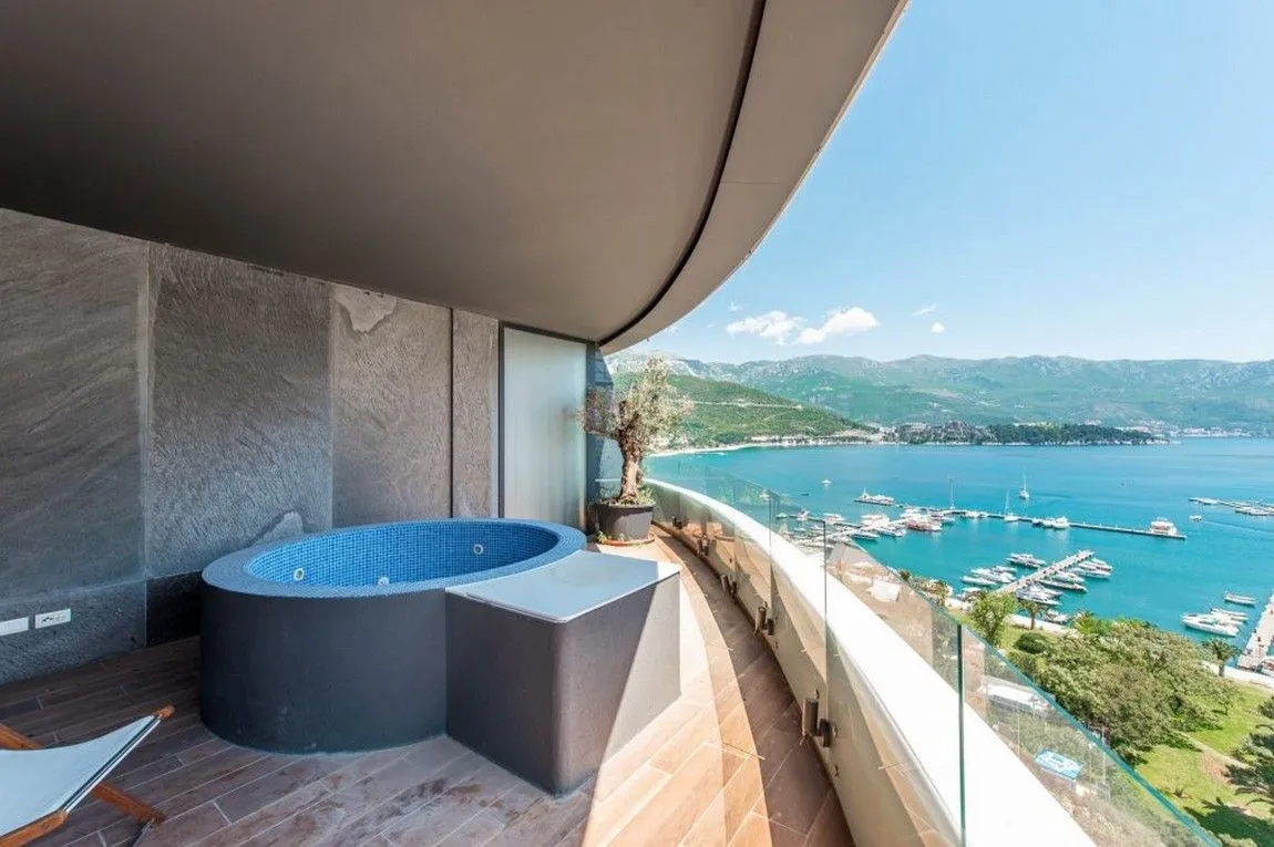 Sale, three bedroom apartment, 137m², Centar, Budva