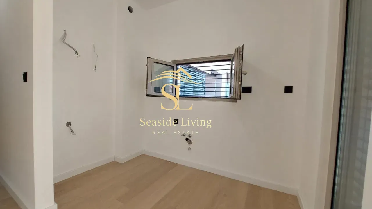 Sale, two bedroom apartment, 55m², Dobrota, Kotor