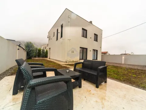 Izdavanje, kuća, 190m², Tološi, Podgorica - image 5