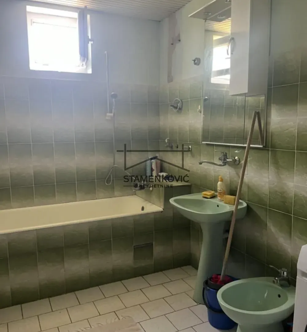 Prodaja, kuća, 214m², Kovilj, Novi Sad Sve Podlokacije