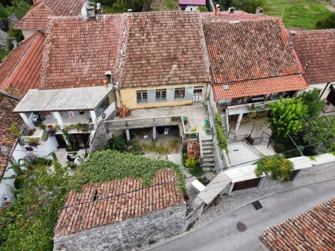 Prodaja, kuća, 105m², Stara Varoš, Podgorica - image 2