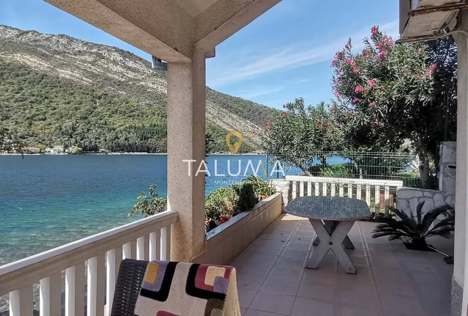 Prodaja, kuća, 240m², Lepetani, Tivat