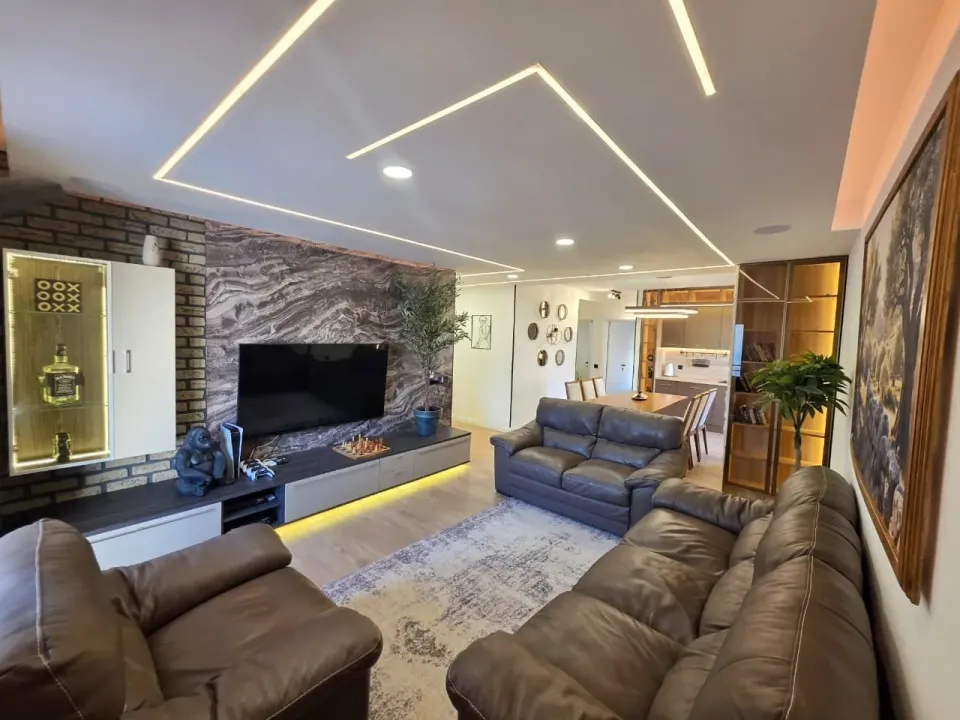 Sale, three bedroom apartment, 106m², Bečići, Budva