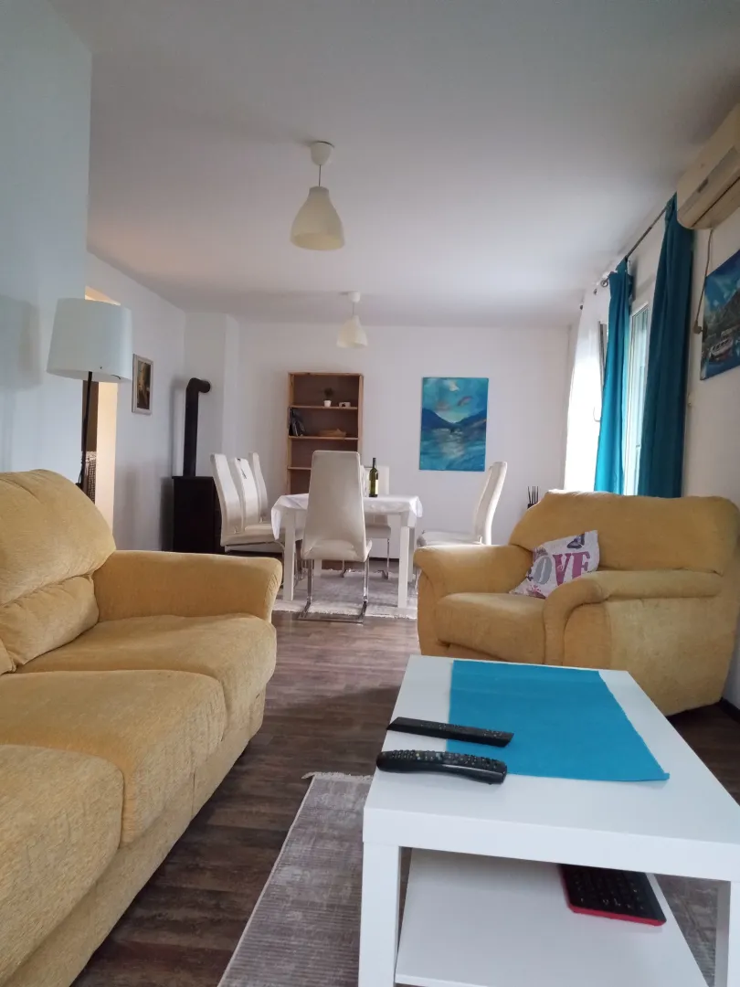 Izdavanje, kuća, 105m², Prijevor, Budva