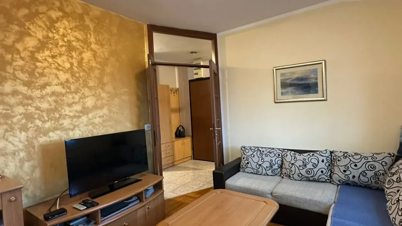 Izdavanje, dvosoban stan, 103m², Stari Aerodrom, Podgorica
